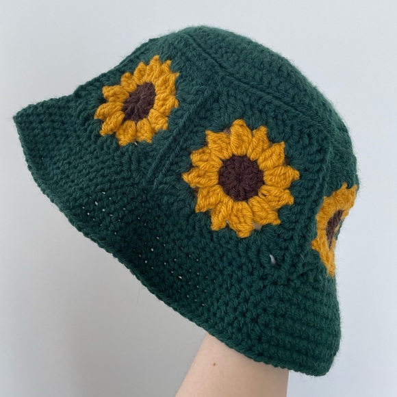 Sunflower handmade crochet bucket hat - Picture 1 of 3